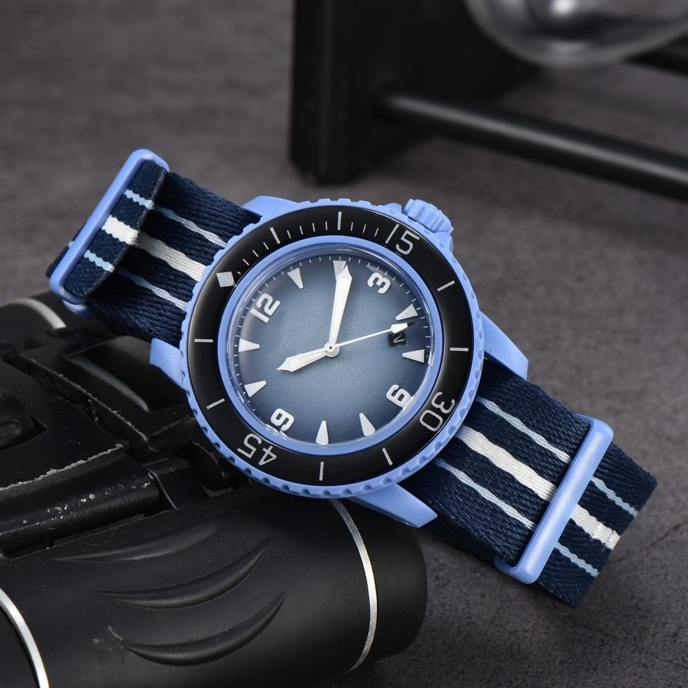 2026 New Men's Exhibition Case - Office Tech Outfits 리뷰 및 가격